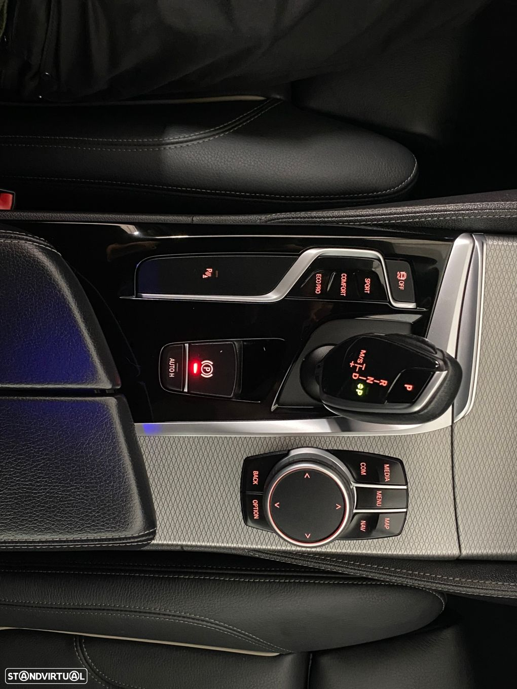 BMW 520 d Pack Desportivo M Auto - 42