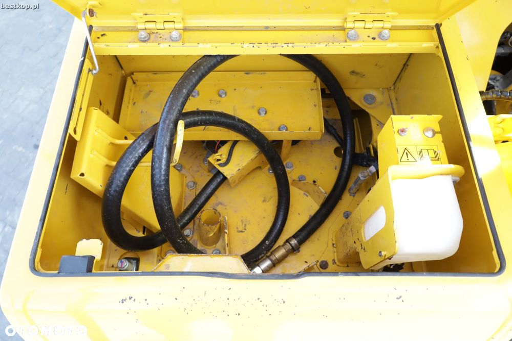 Komatsu PC210LC-11 - 29