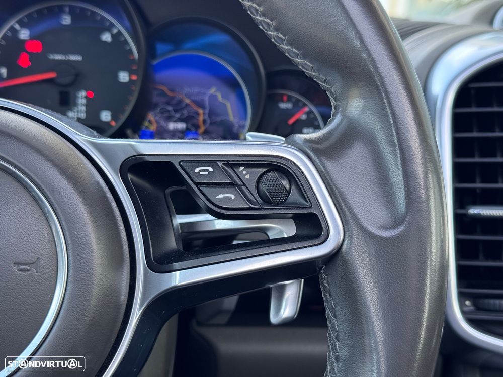 Porsche Cayenne - 14
