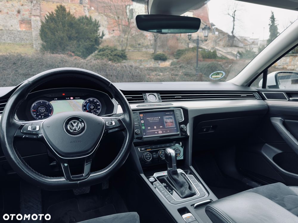 Volkswagen Passat 2.0 TDI SCR (BlueMotion Tech) 4Motion D Highline - 11