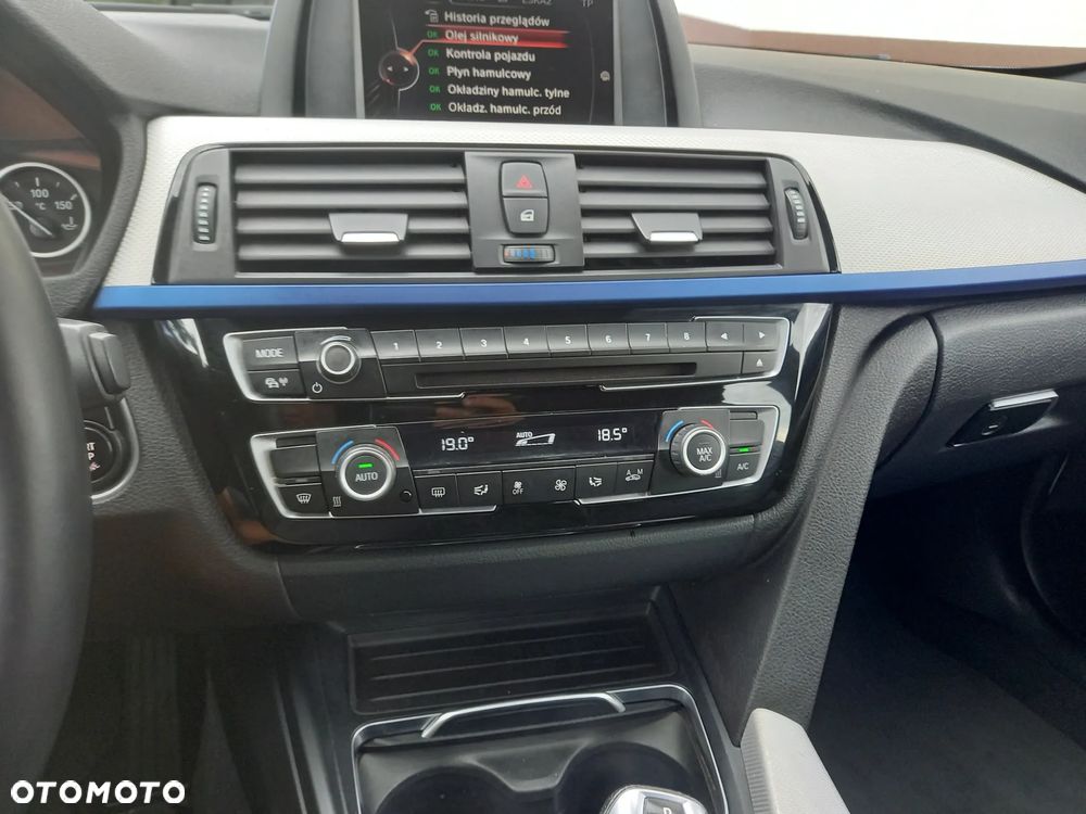 BMW Seria 3 318d M Sport Shadow - 26