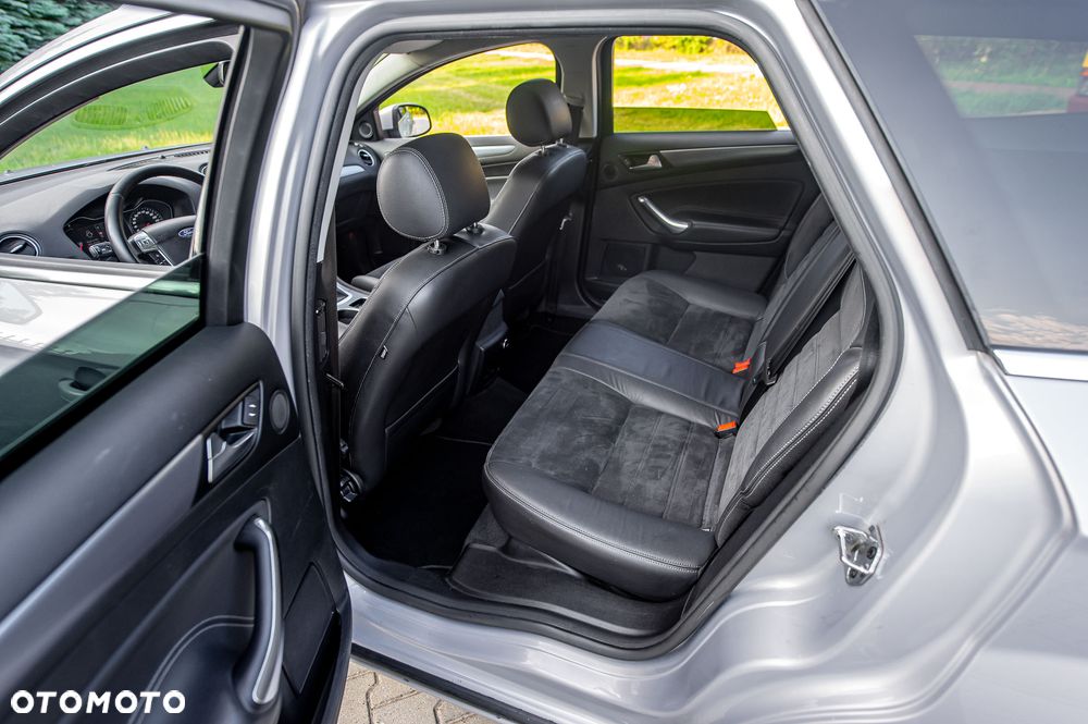 Ford Mondeo 2.0 SCTi Ghia - 23