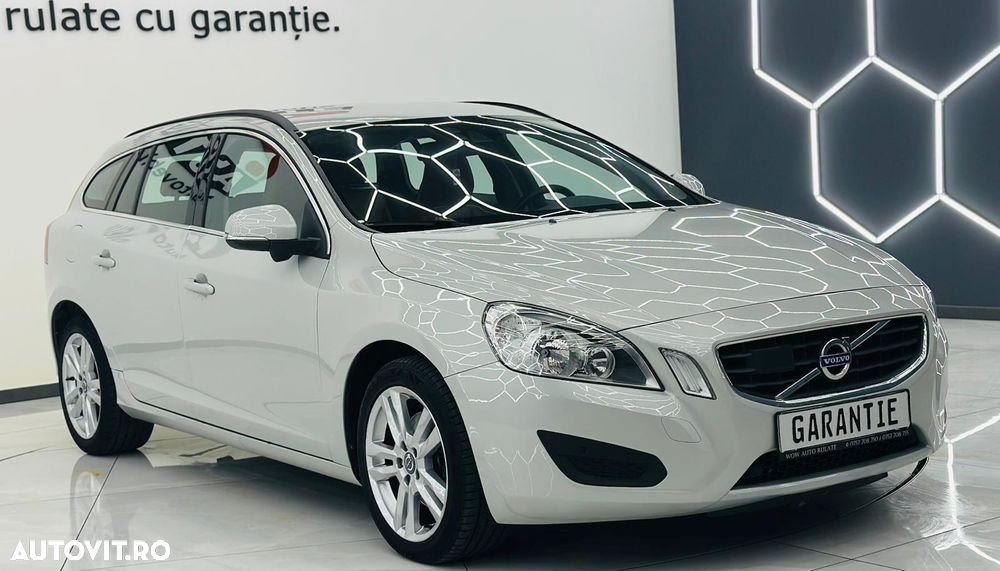 Volvo V60 D4 Geartronic Momentum - 2