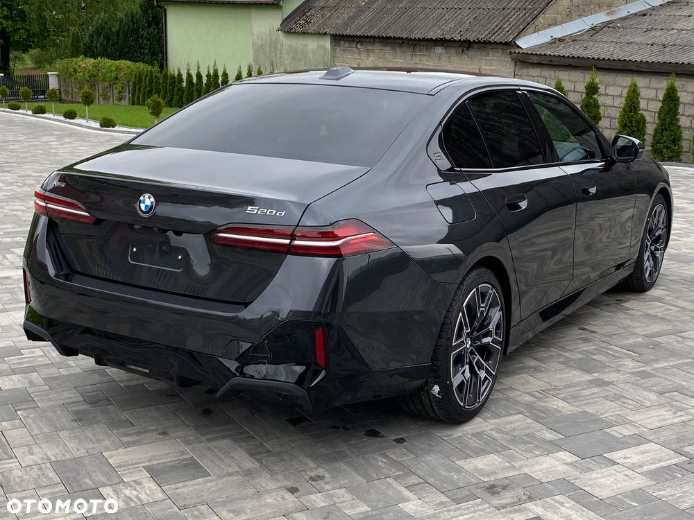 BMW Seria 5 520d xDrive - 16