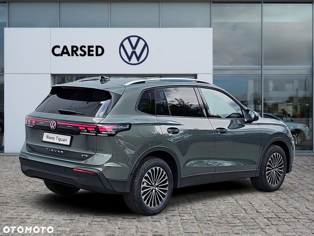 Volkswagen Tiguan - 8