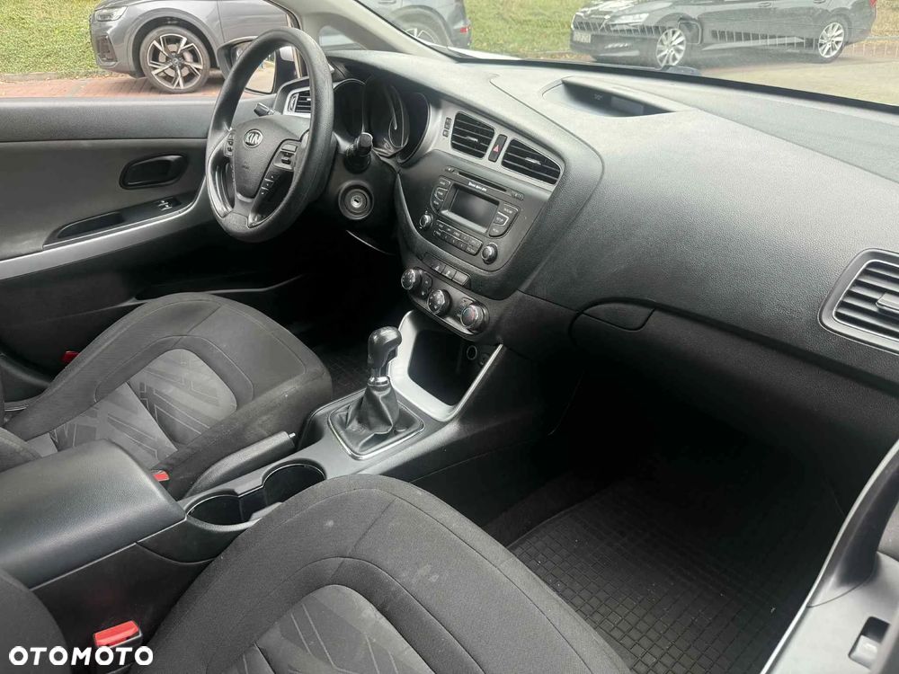 Kia Ceed - 10