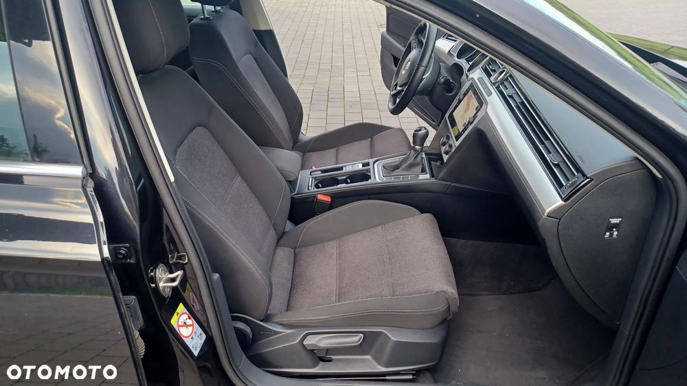 Volkswagen Passat 1.4 TSI BMT Comfortline - 10