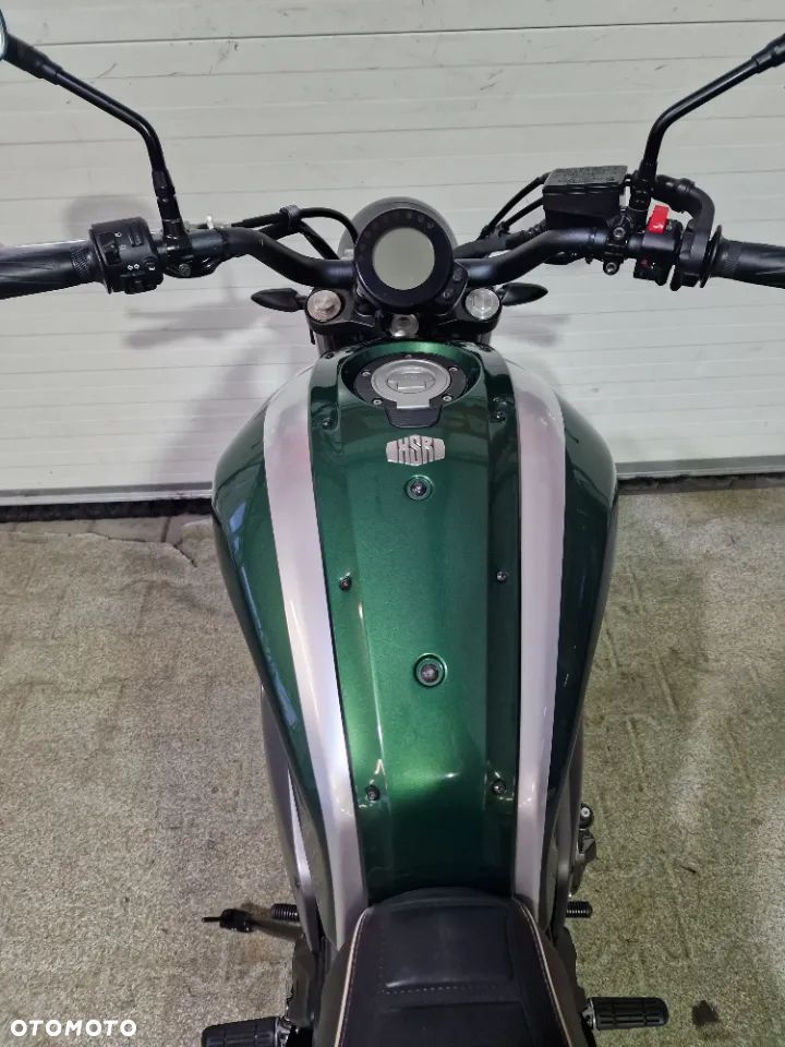Yamaha XSR - 35