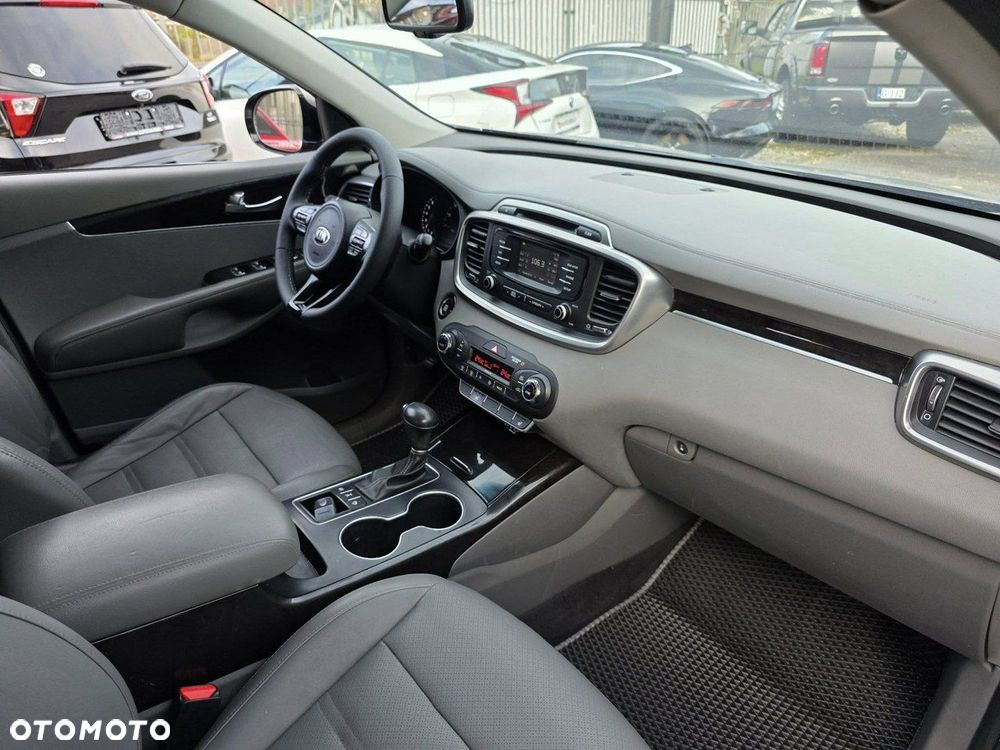 Kia Sorento - 27