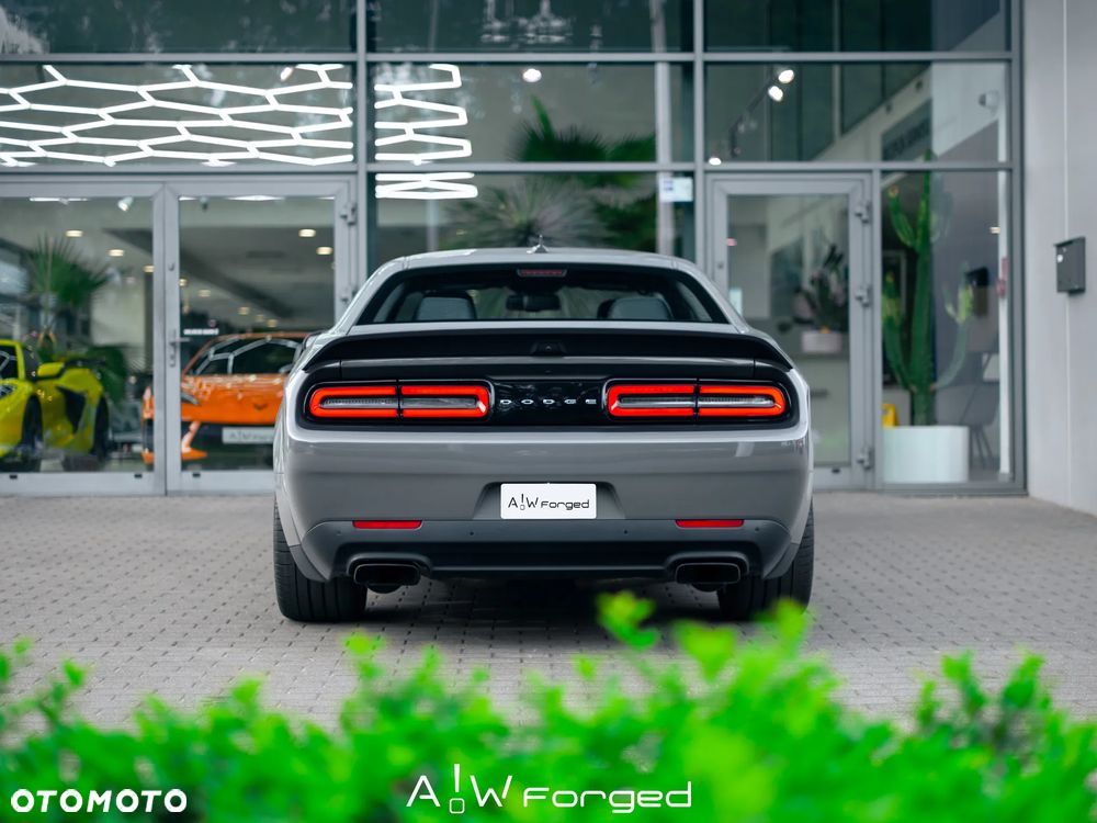 Dodge Challenger 6.2 Hellcat - 9