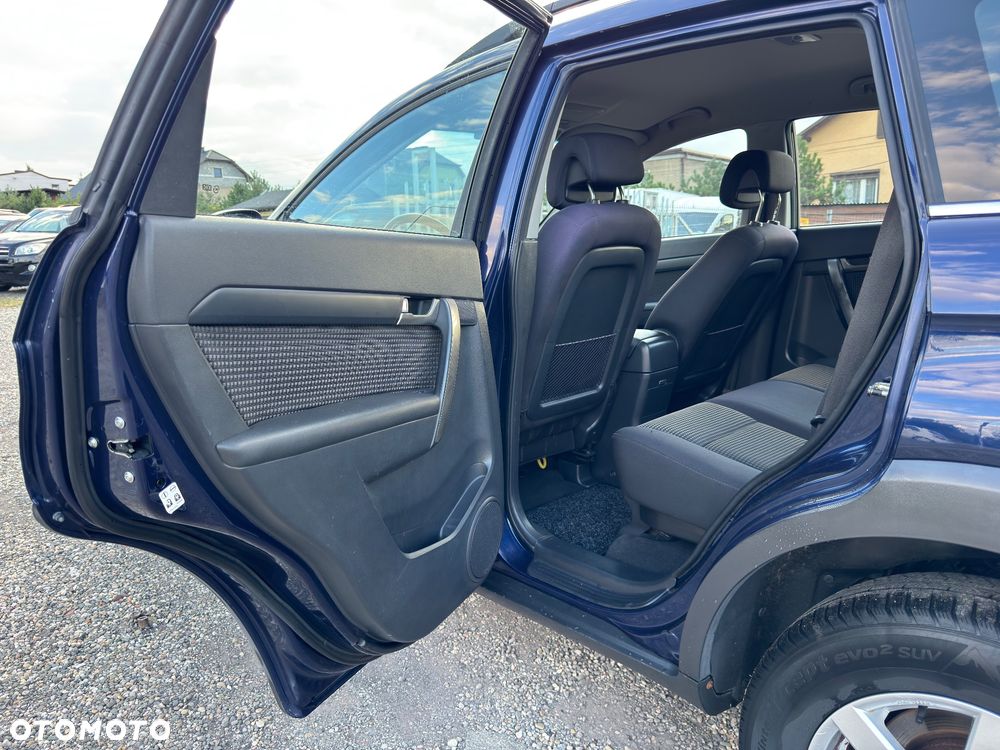 Chevrolet Captiva 2.4 LS 5os - 19