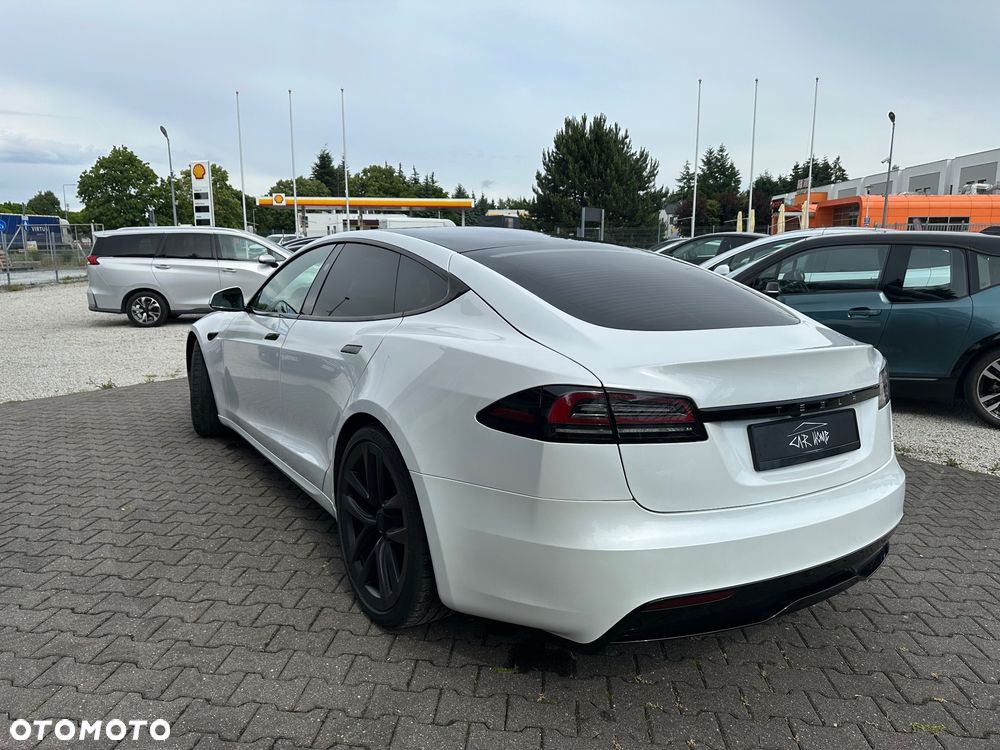 Tesla Model S - 6