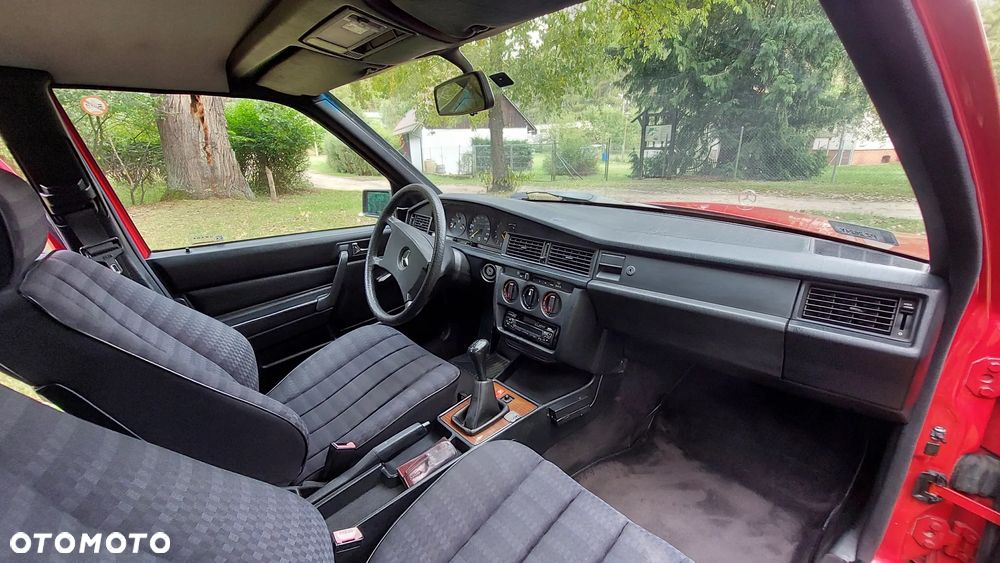 Mercedes-Benz W201 (190) - 17