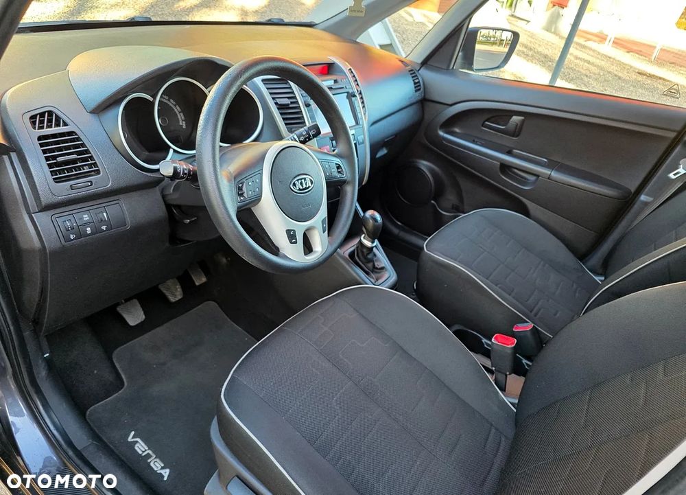 Kia Venga 1.4 CVVT Black Collection - 5