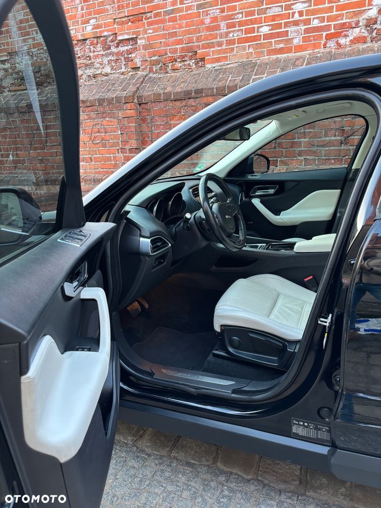 Jaguar F-Pace 2.0 i4D AWD Prestige - 12