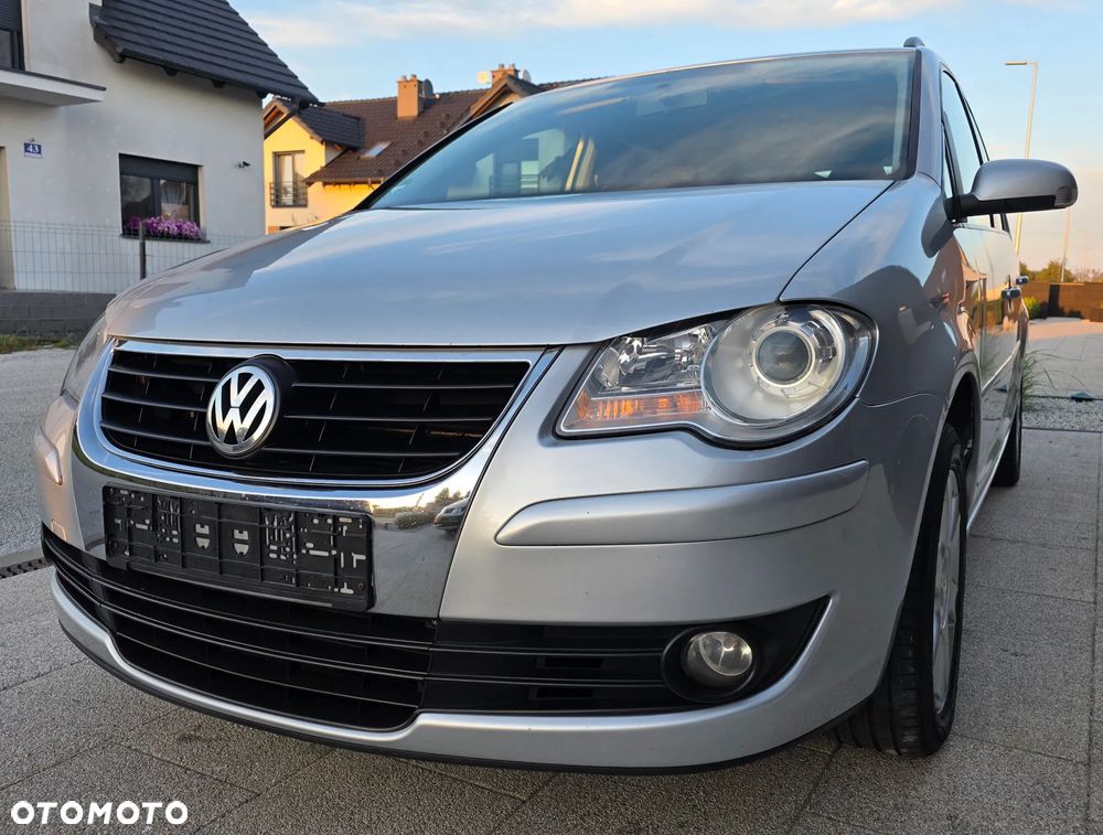 Volkswagen Touran 2.0 TDI DPF Comfortline - 2