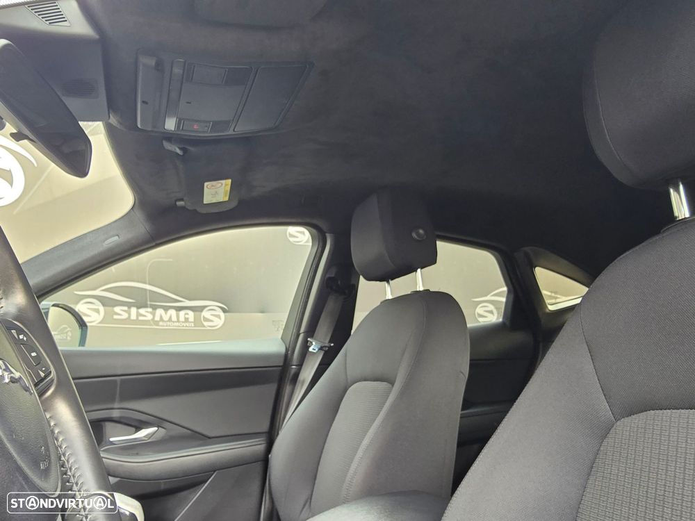 Jaguar E-Pace - 32