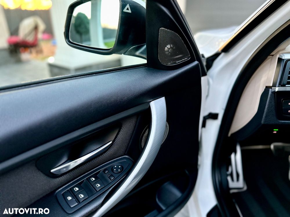 BMW Seria 3 320d Sport-Aut. Modern Line - 25