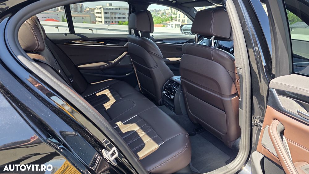 BMW Seria 5 530d xDrive AT MHEV - 11