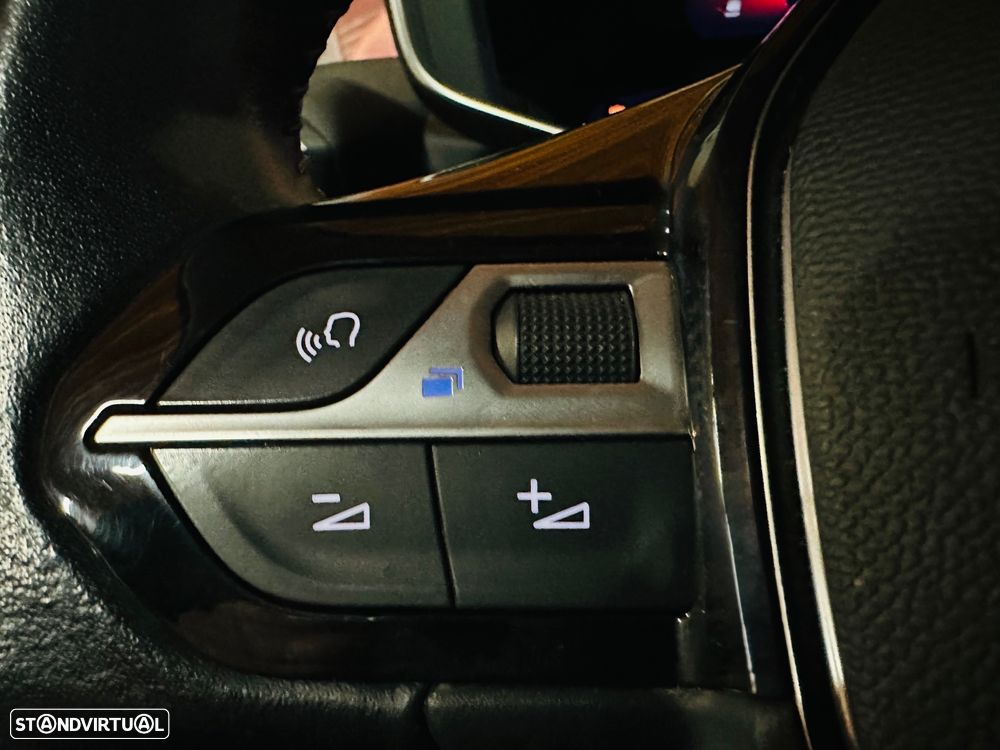 Peugeot 208 1.2 PureTech Allure Pack - 17