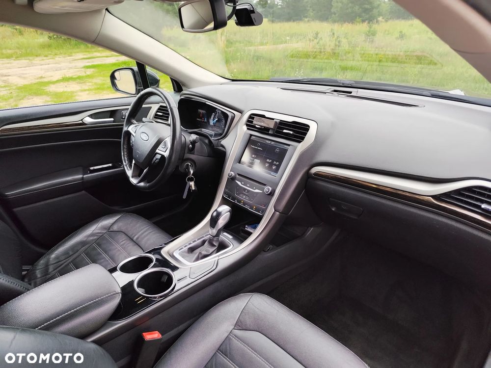 Ford Fusion - 11