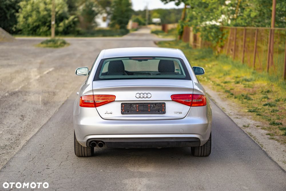 Audi A4 Limousine - 13