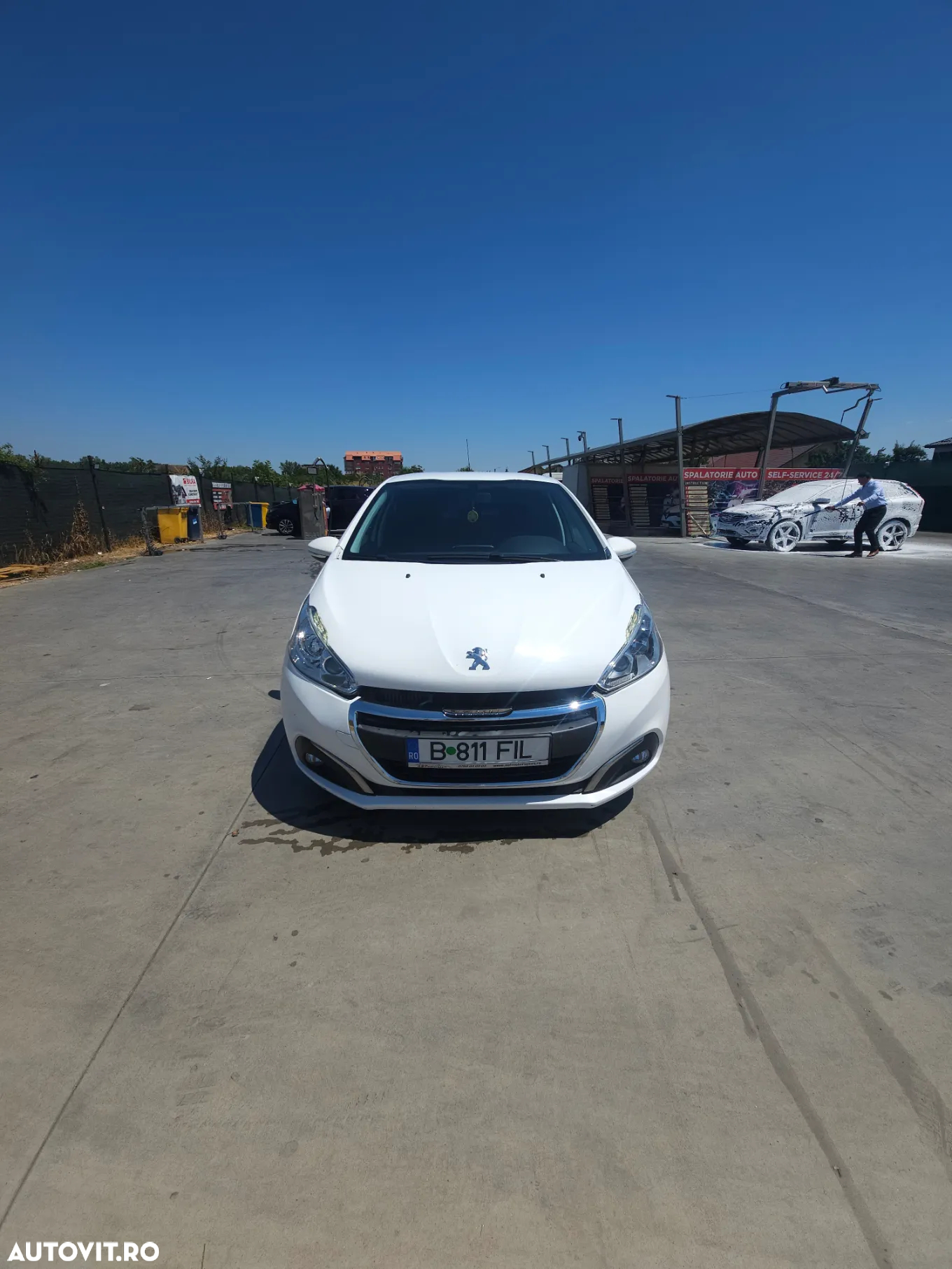 Peugeot 208 1.5 BlueHDi STT Allure - 4