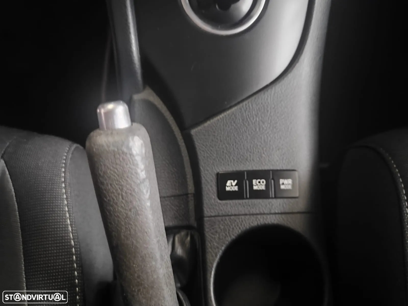Toyota Auris Touring Sports 1.8 HSD Comfort+P.Sport - 36