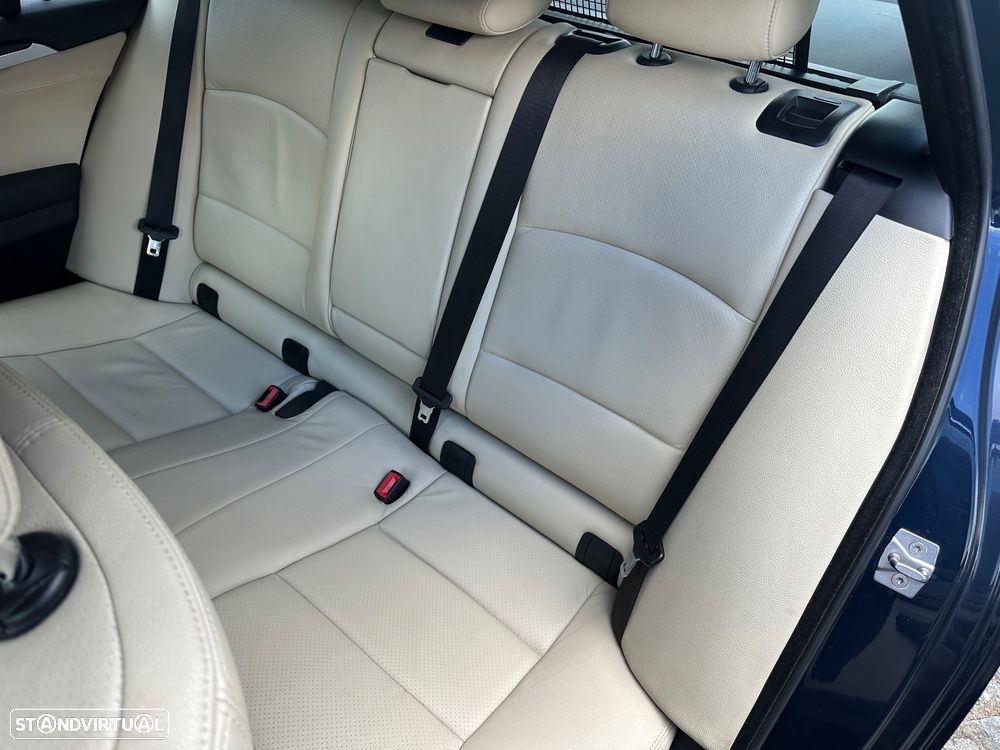 BMW 520 d Exclusive Auto 129g - 31