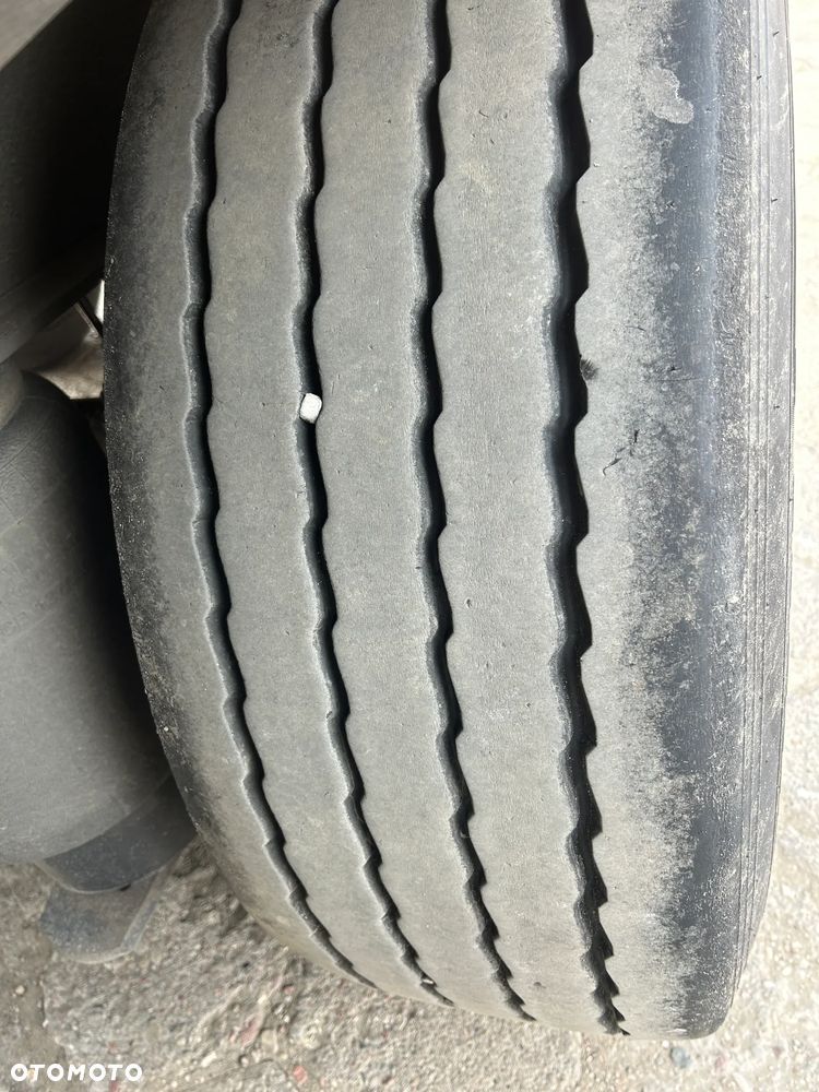 Schmitz Cargobull FIRANKA / PLANDEKI JAK NOWE / 657 841 KM PRZEBIEGU / ŁADNE OPONY / Z PEŁNYM WYPOSAŻENIEM DO ZAŁADUNKU / UCHWYTY PROMOWE / DOSTĘPNE 10 SZTUK KOLORY SREBRNY - NIEBIESKI - CZERWONY !! - 26