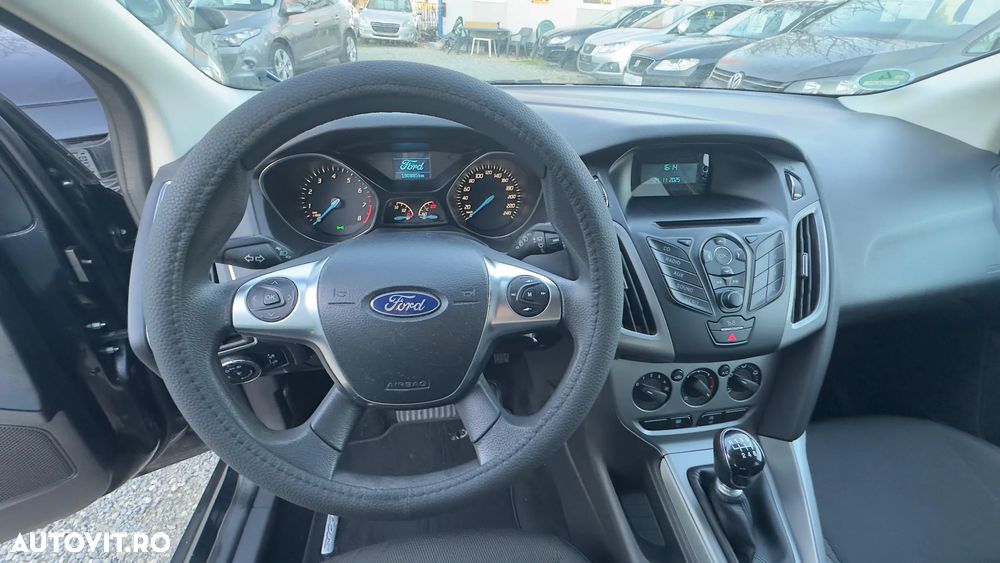 Ford Focus - 8