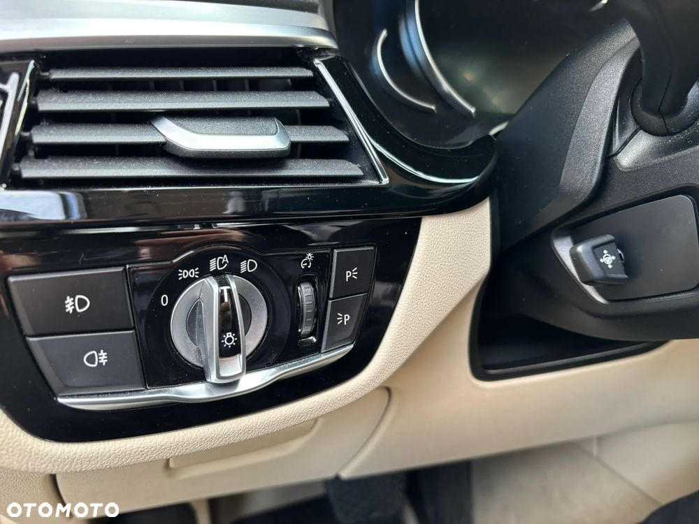 BMW Seria 5 520d M Sport - 15