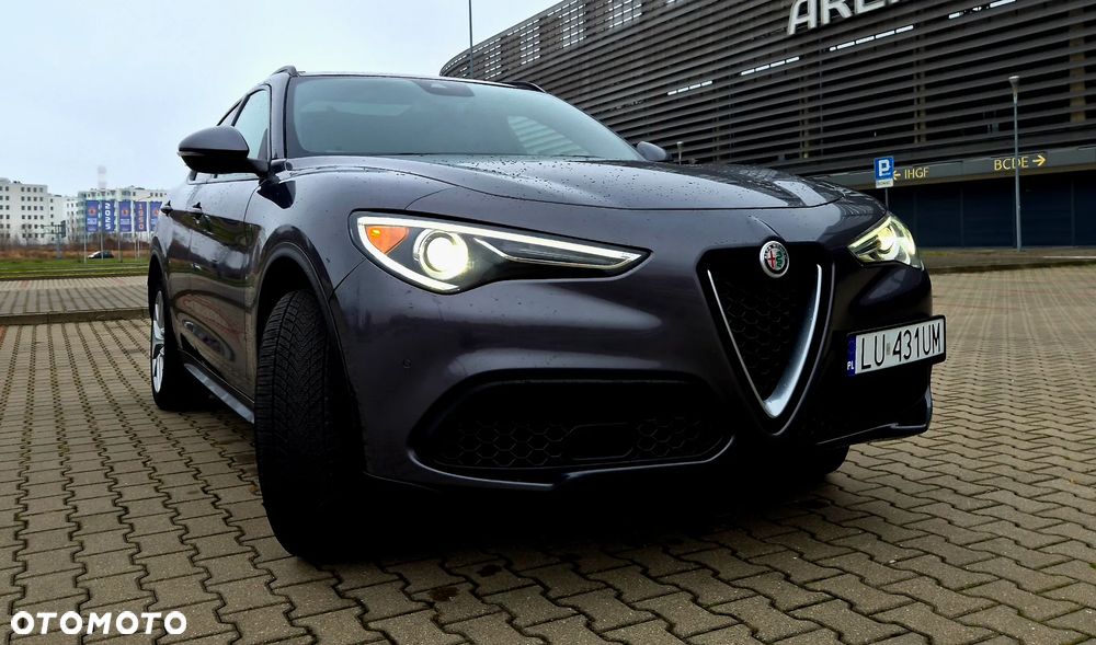 Alfa Romeo Stelvio 2.0 Turbo 16V AT8-Q4 Ti - 33