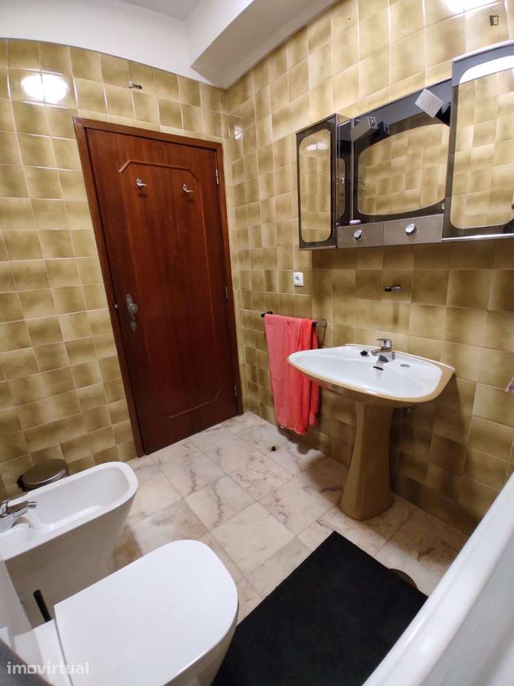 Quarto - localizado em Cedofeita Porto - Grande imagem: 2/18