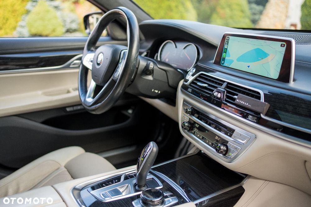 BMW Seria 7 740d xDrive - 19