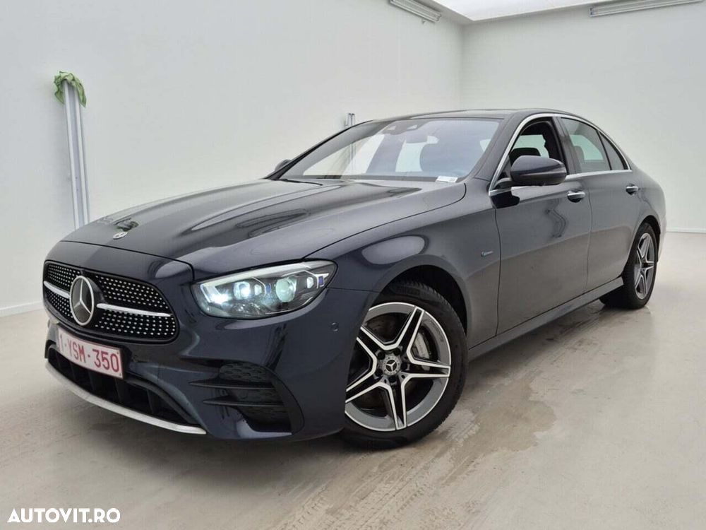 Mercedes-Benz E 300 9G-TRONIC AMG Line - 1