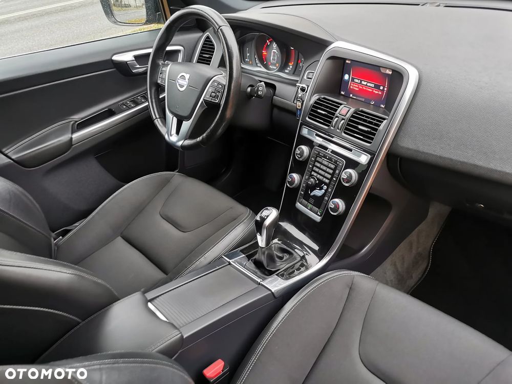 Volvo XC 60 D3 Momentum - 7