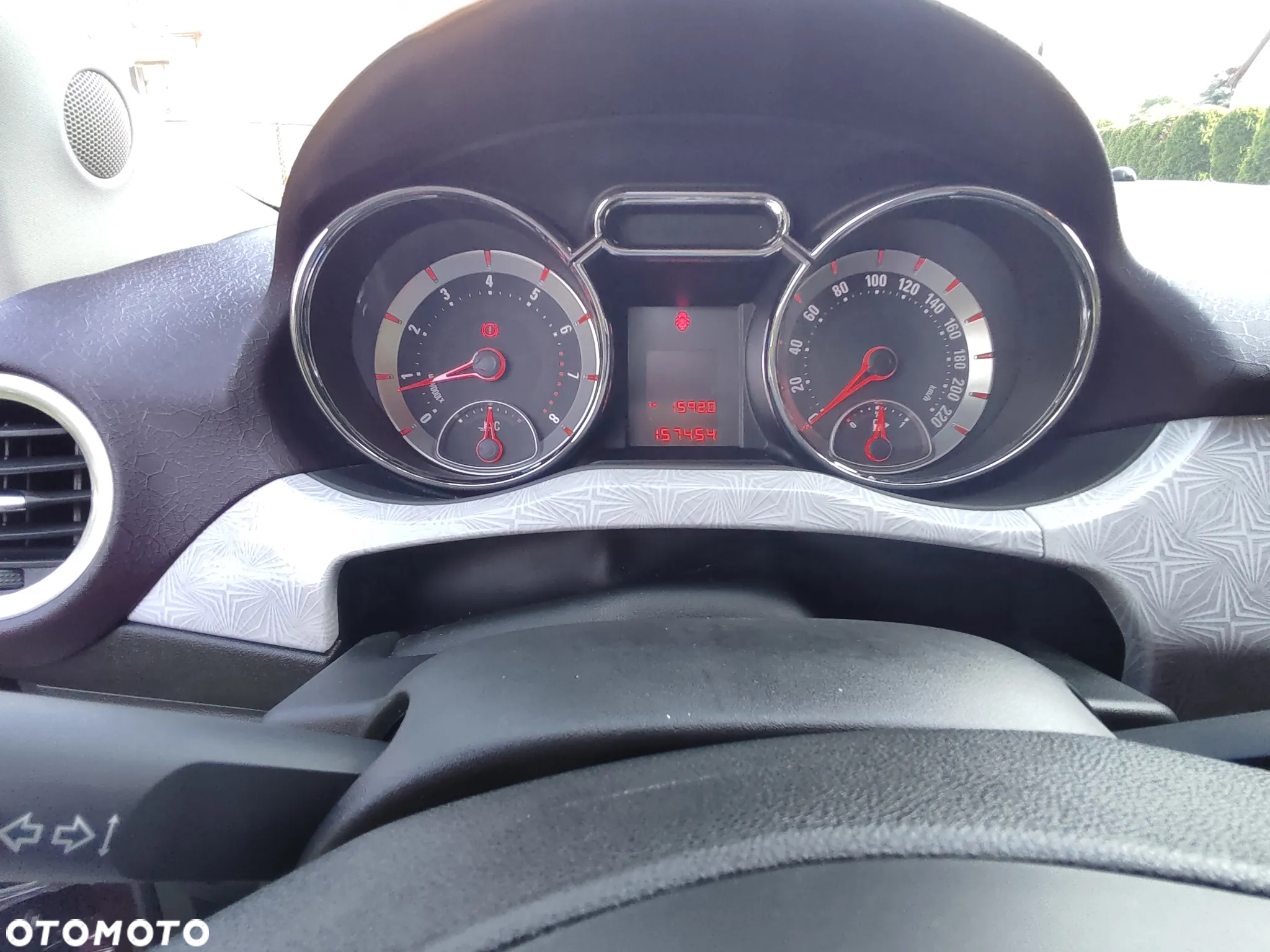 Opel Adam 1.2 White Link - 11