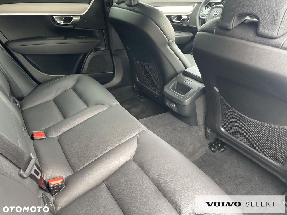 Volvo V90 Cross Country - 25