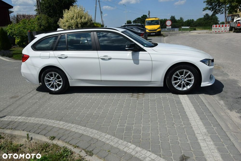 BMW Seria 3 318d Blue Performance - 12