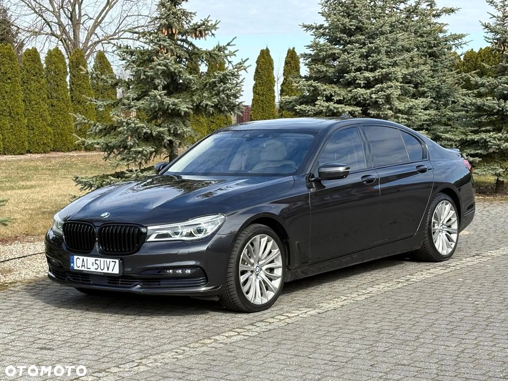 BMW Seria 7 750i - 10