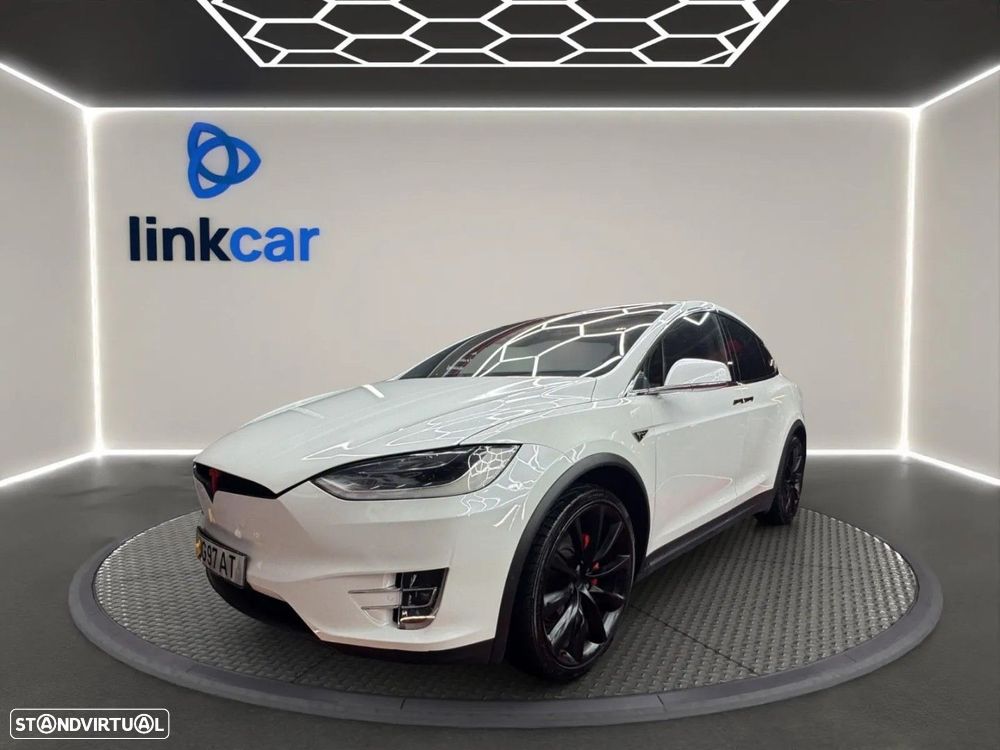 Tesla Model X - 4
