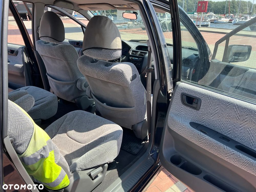 Mitsubishi Space Wagon 2.4 GDI Family - 22