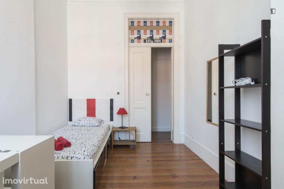 Quarto - localizado em Intendente Lisbon - Grande imagem: 2/36