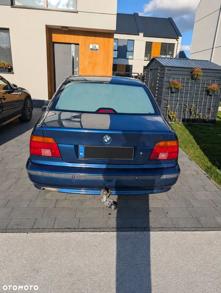 BMW Seria 5 520i - 4