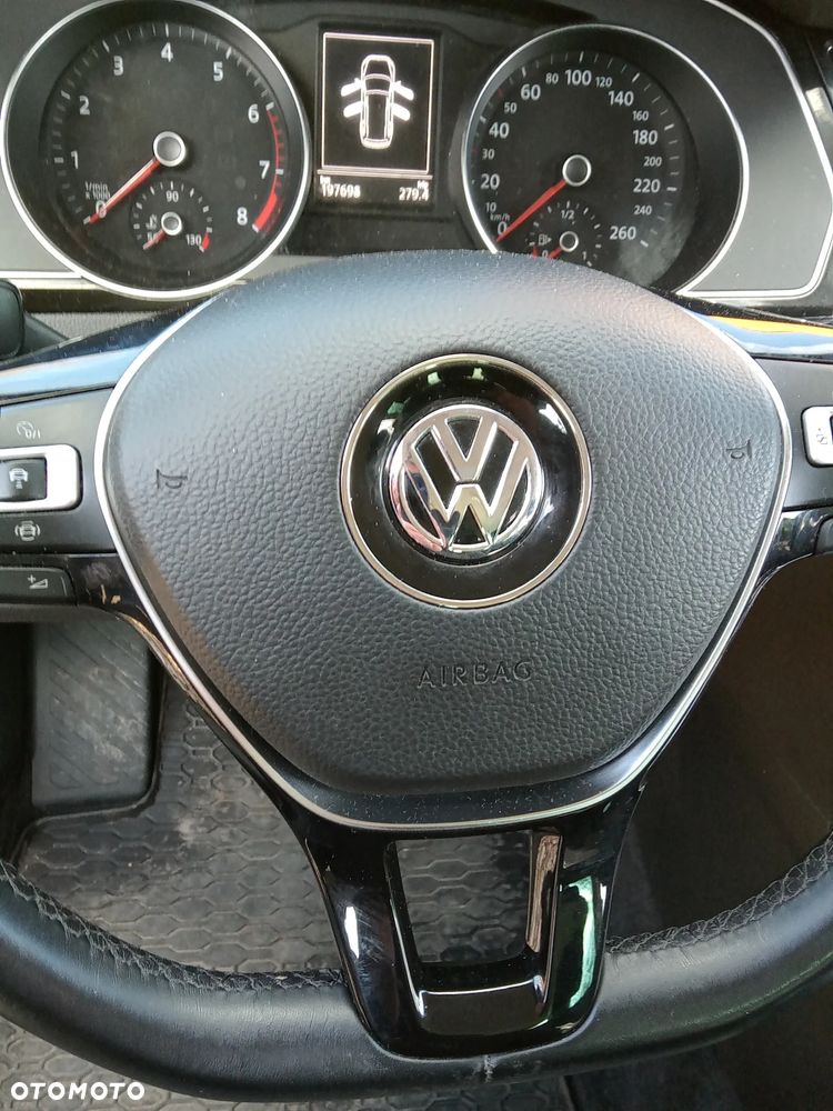 Volkswagen Passat - 18