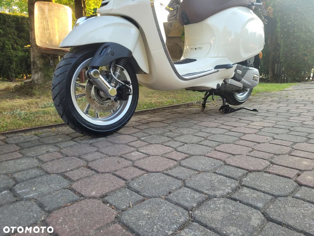 Piaggio Vespa - 20