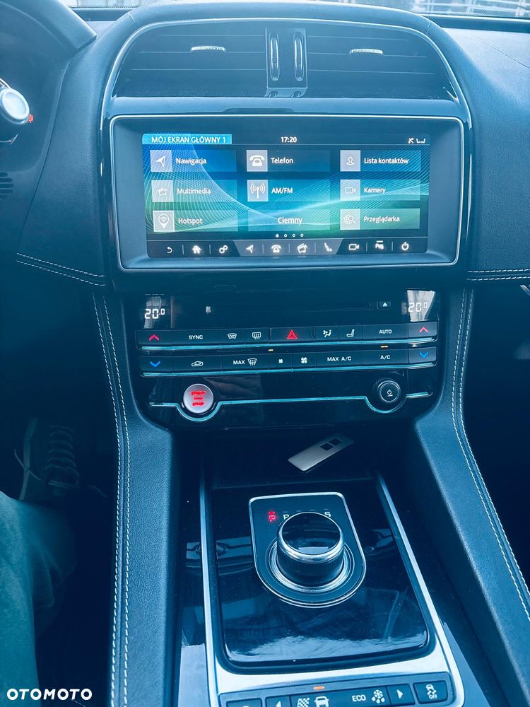 Jaguar F-Pace - 11