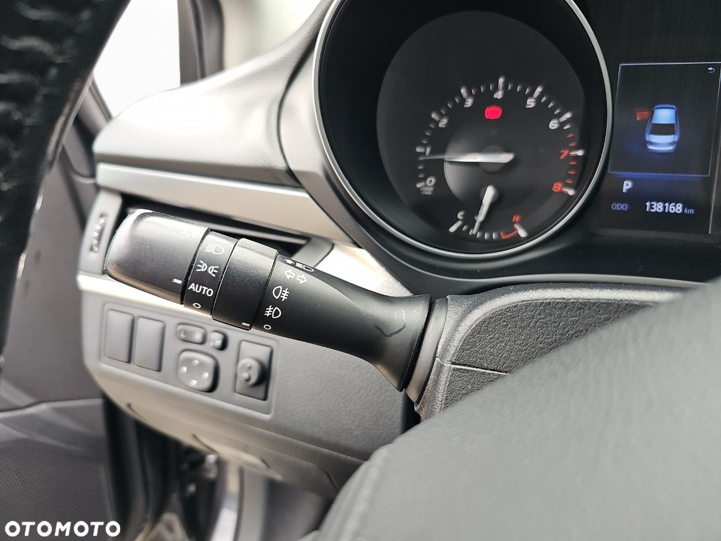 Toyota Avensis 1.8 Premium MS - 18