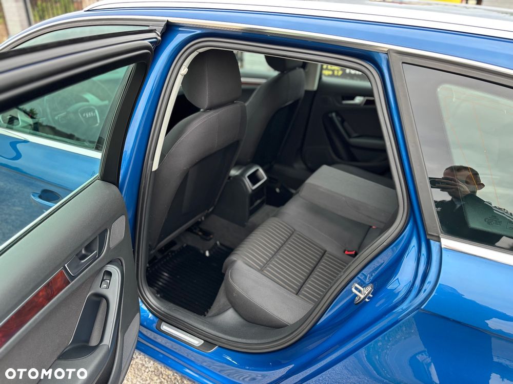 Audi A4 Avant - 10